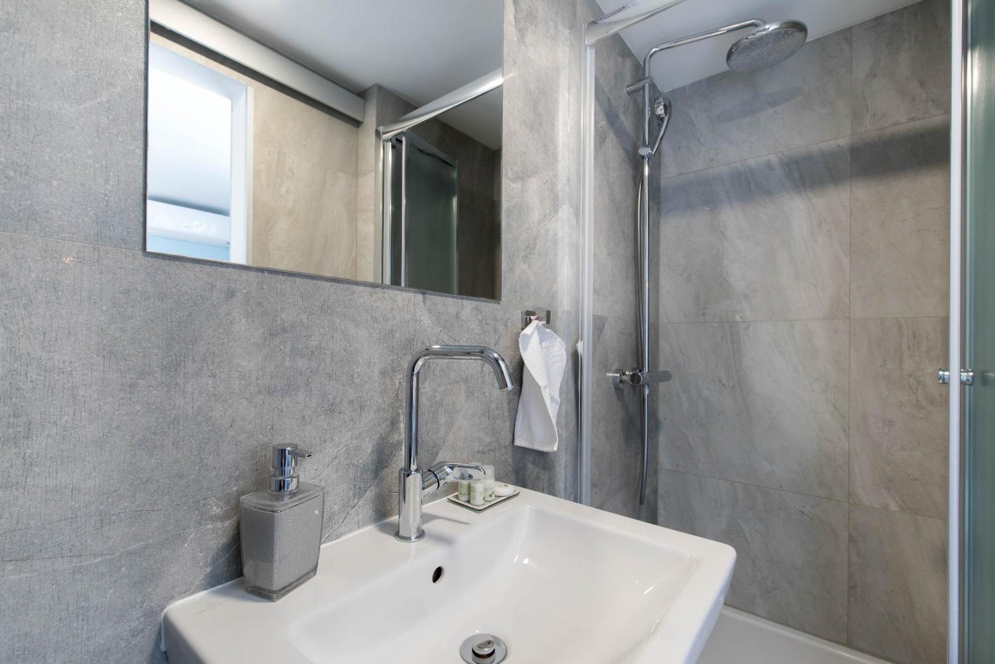 Beachfront Apartments Zanic Подстрана Экстерьер фото