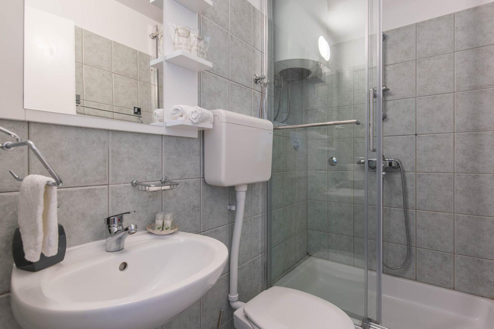 Beachfront Apartments Zanic Подстрана Номер фото