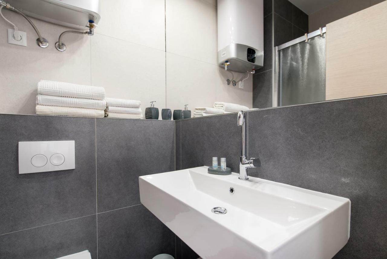 Beachfront Apartments Zanic Подстрана Экстерьер фото