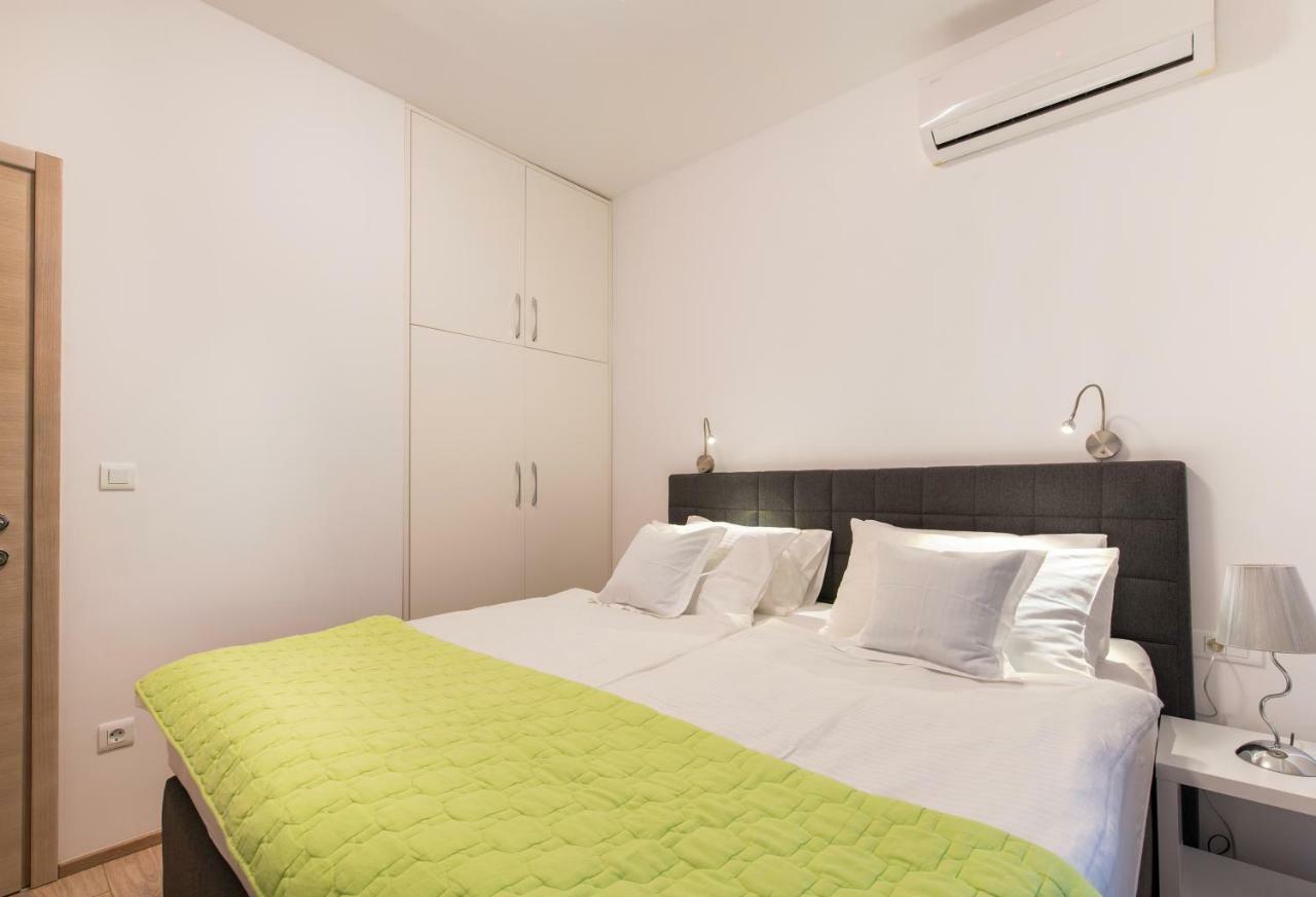 Beachfront Apartments Zanic Подстрана Экстерьер фото