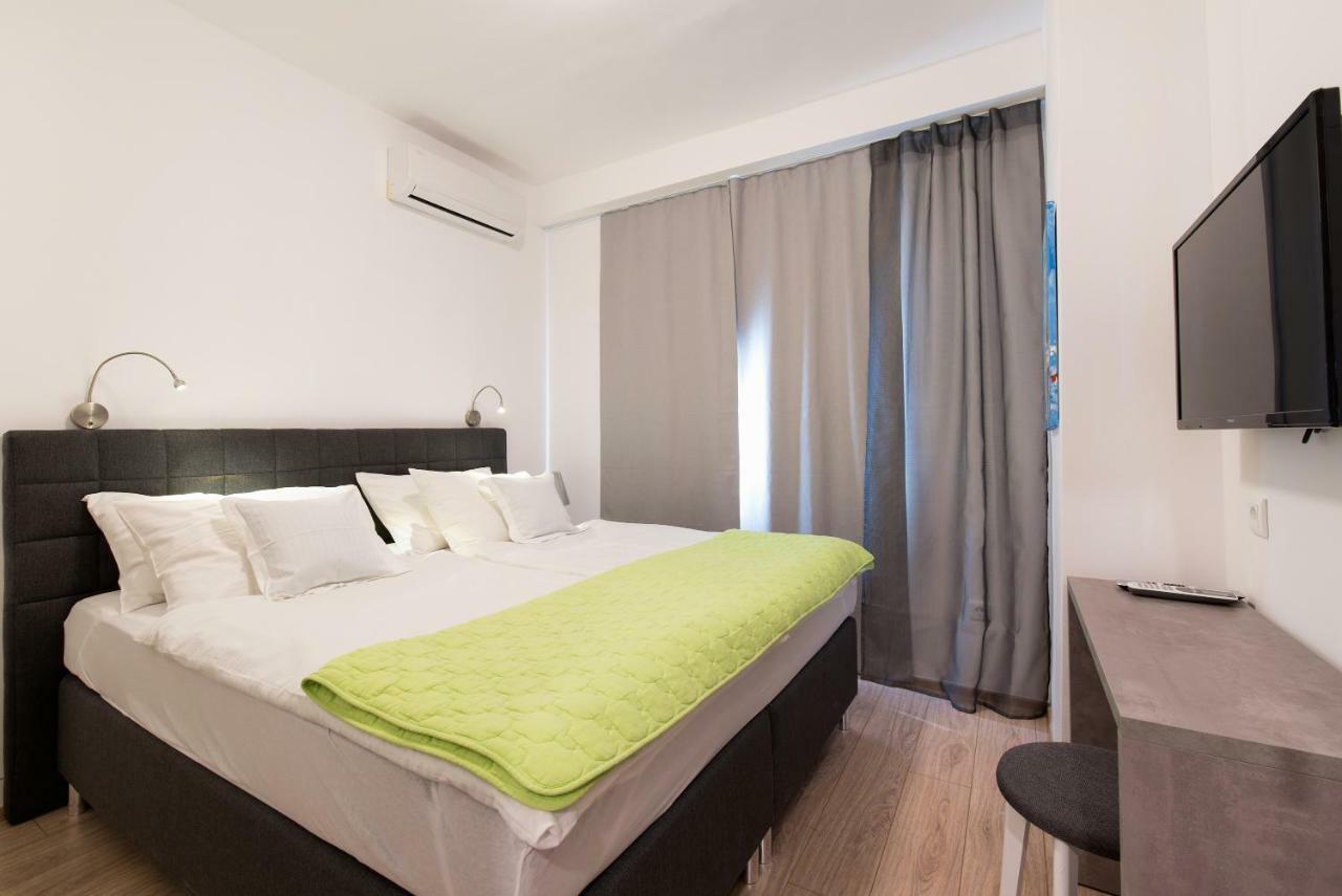 Beachfront Apartments Zanic Подстрана Экстерьер фото